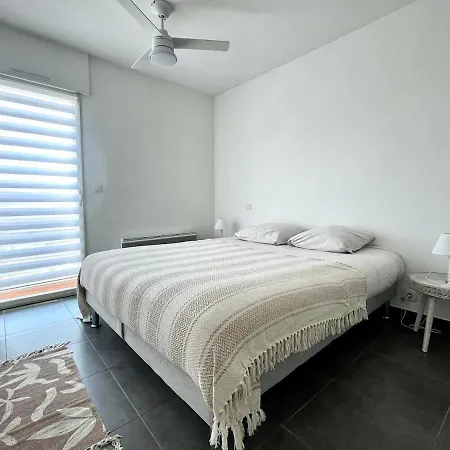2 Bedroom Sea View * Porto-Vecchio (Corsica)